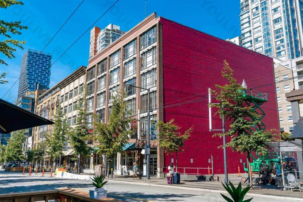 Entire Condo In Heart Of Downtown Vancouver Extérieur photo